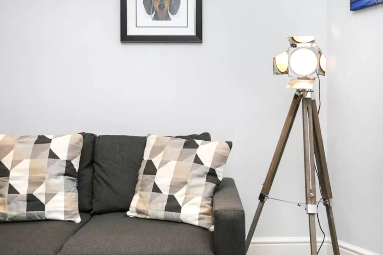 Ultra Modern, Stylish Apartment Next To Princes St Edinburgh Dış mekan fotoğraf